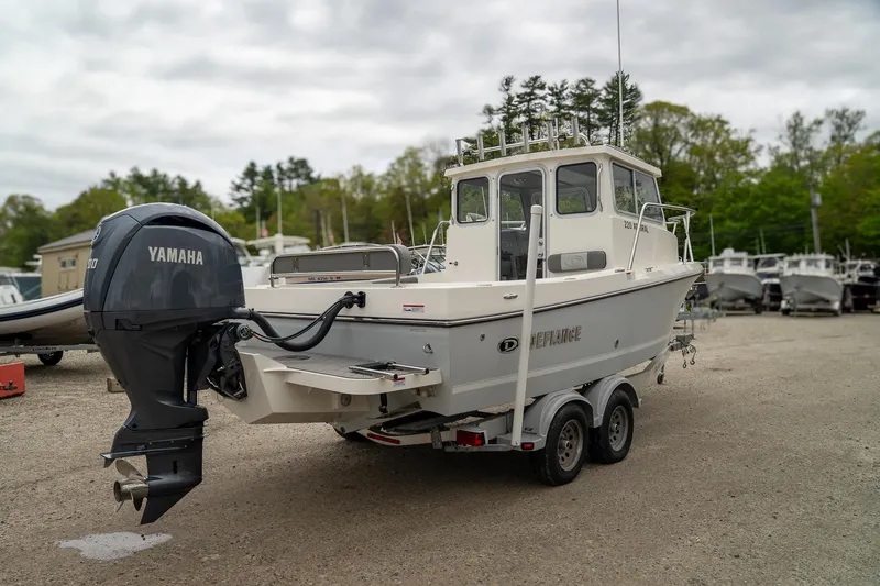 Slide: The Image of Defiance Admiral 220 EX 2025 - 9