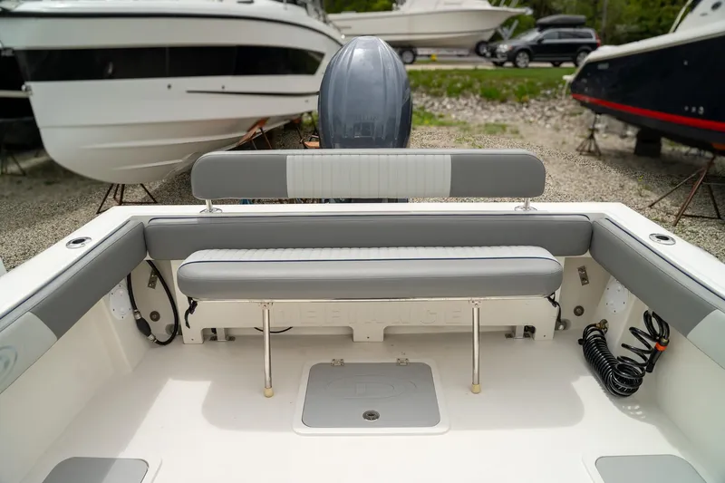 Slide: The Image of Defiance Admiral 220 EX 2025 - 11