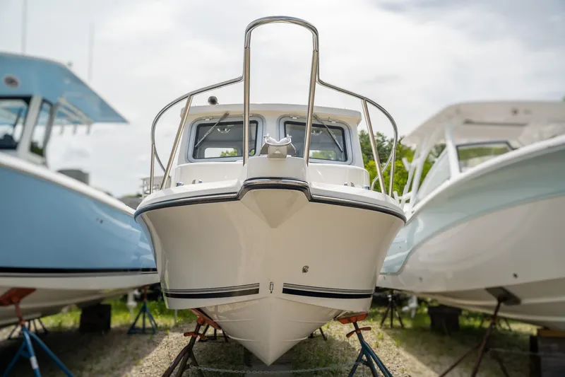 Slide: The Image of Defiance Admiral 220 EX 2025 - 5