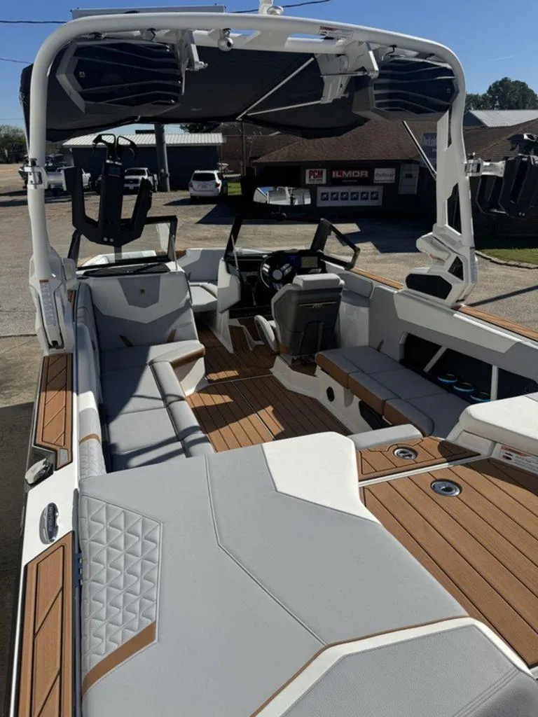 Slide: The Image of Nautique Super Air Nautique GS22 2025 - 14