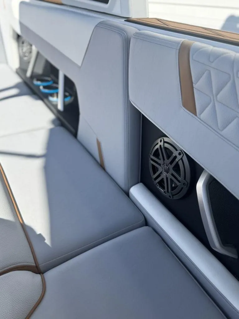 Slide: The Image of Nautique Super Air Nautique GS22 2025 - 20