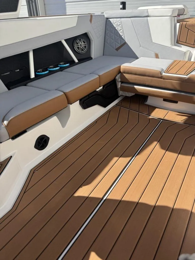 Slide: The Image of Nautique Super Air Nautique GS22 2025 - 21