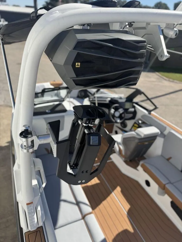 Slide: The Image of Nautique Super Air Nautique GS22 2025 - 26