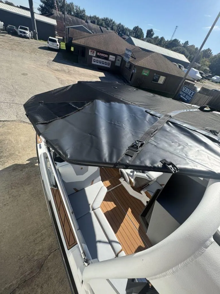 Slide: The Image of Nautique Super Air Nautique GS22 2025 - 27