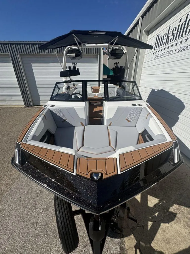 Slide: The Image of Nautique Super Air Nautique GS22 2025 - 5