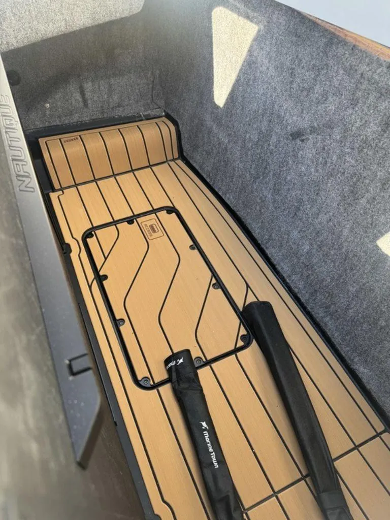 Slide: The Image of Nautique Super Air Nautique G25 2025 - 18