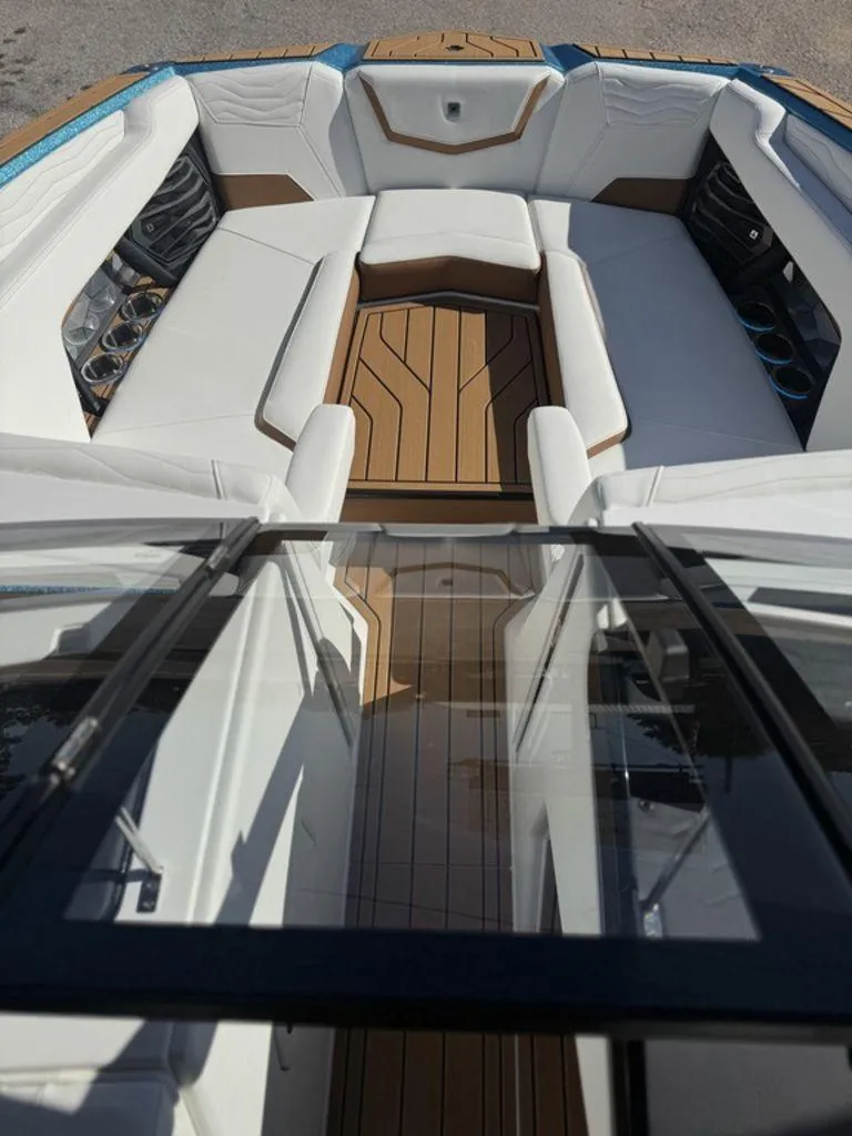 Slide: The Image of Nautique Super Air Nautique G25 2025 - 9