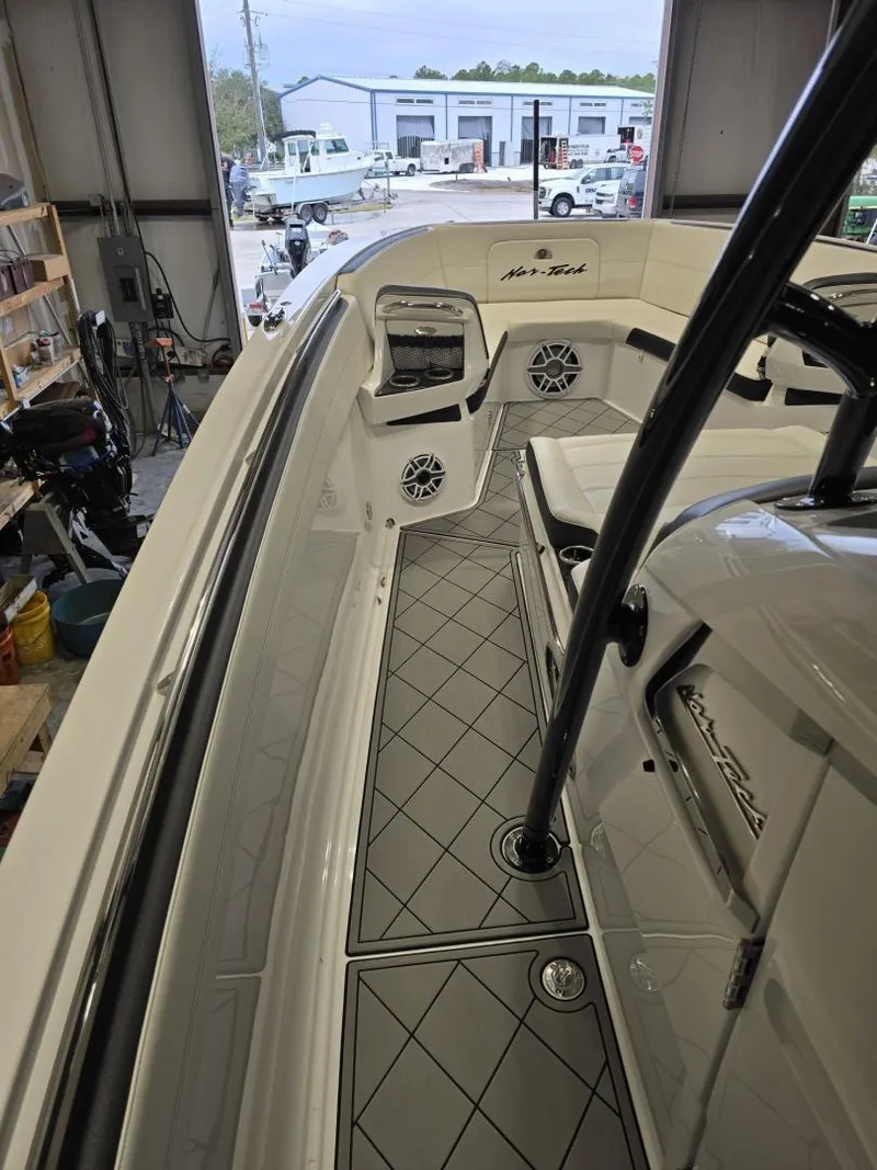 Slide: The Image of Nor-Tech 390 Sport with Trailer 2022 - 18