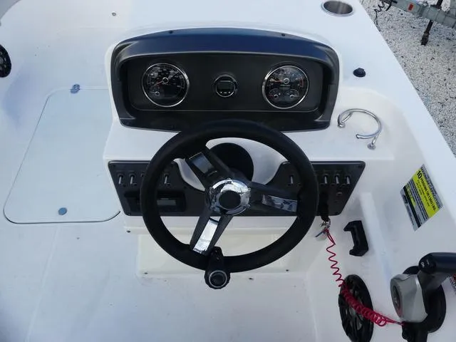 Slide: The Image of Hurricane SunDeck Sport 188 OB 2022 - 10