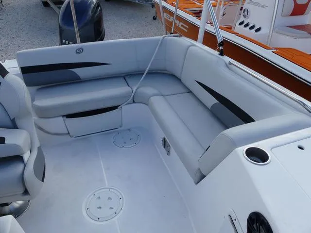 Slide: The Image of Hurricane SunDeck Sport 188 OB 2022 - 12