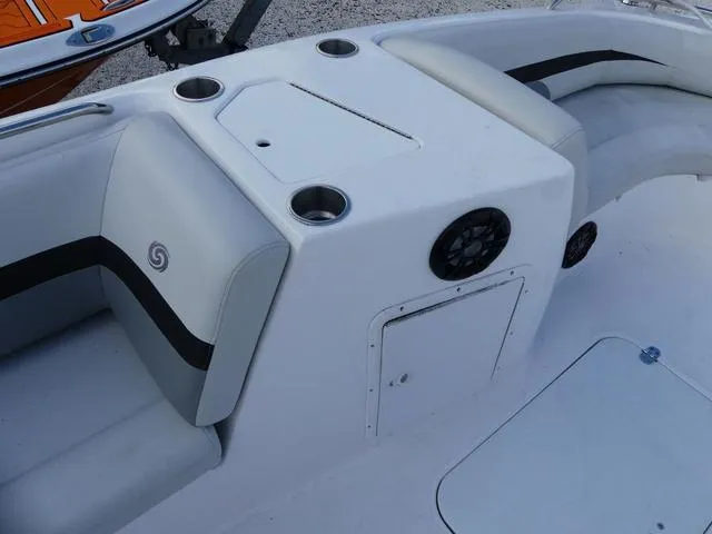 Slide: The Image of Hurricane SunDeck Sport 188 OB 2022 - 13