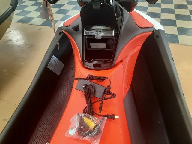 Slide: The Image of Sea-Doo Spark Trixx for 1 2025 - 4