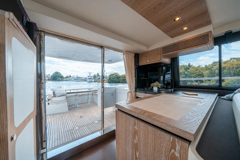 Slide: The Image of Azimut Magellano 53 2018 - 51