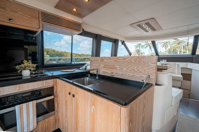 Slide: The Image of Azimut Magellano 53 2018 - 53