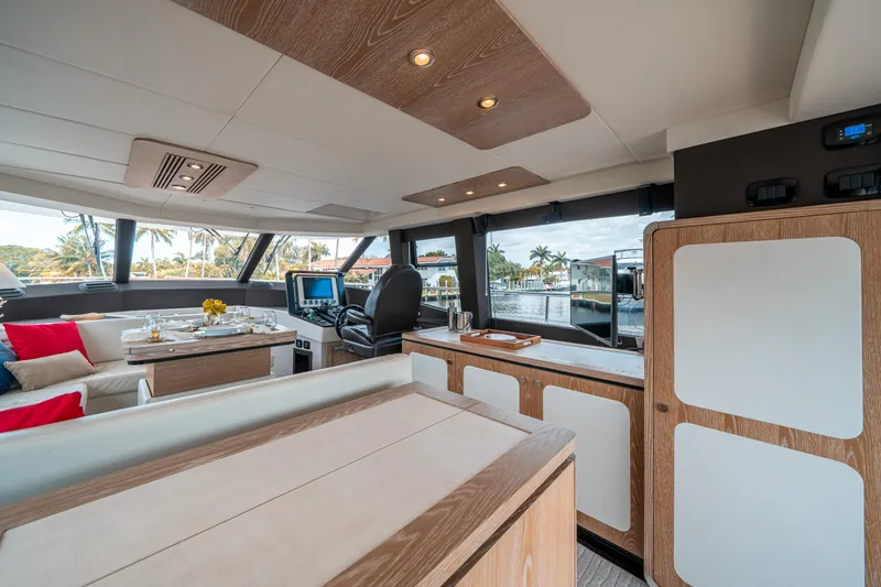 Slide: The Image of Azimut Magellano 53 2018 - 54