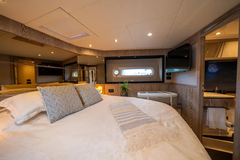 Slide: The Image of Azimut Magellano 53 2018 - 76