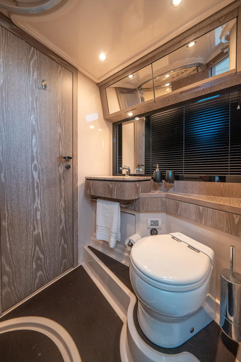 Slide: The Image of Azimut Magellano 53 2018 - 77