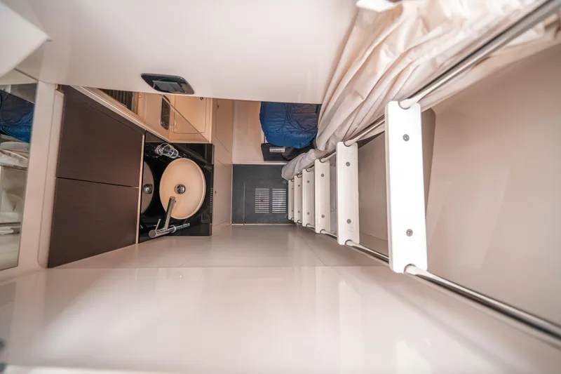 Slide: The Image of Azimut Magellano 53 2018 - 80