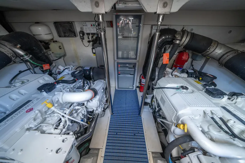 Slide: The Image of Azimut Magellano 53 2018 - 87