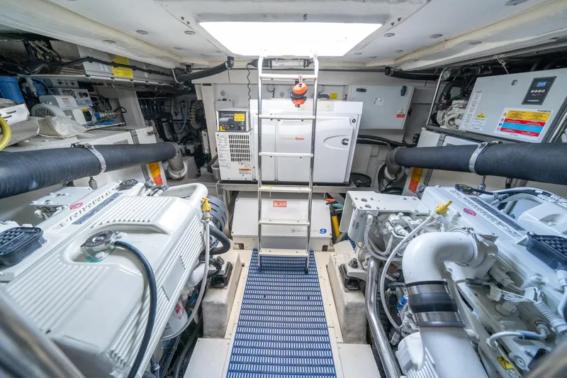 Slide: The Image of Azimut Magellano 53 2018 - 88