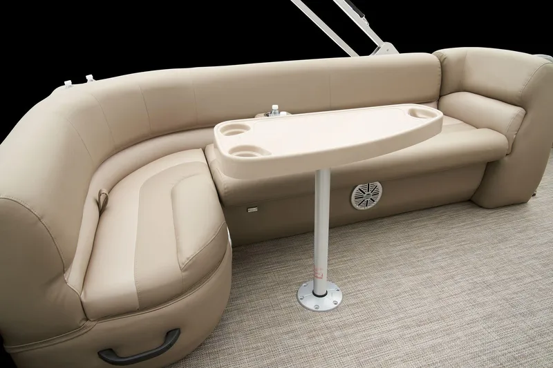 Slide: The Image of Ranger Reata 200C - 29