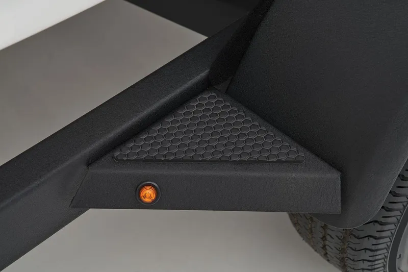 Slide: The Image of Tahoe 185 S 2025 - 23