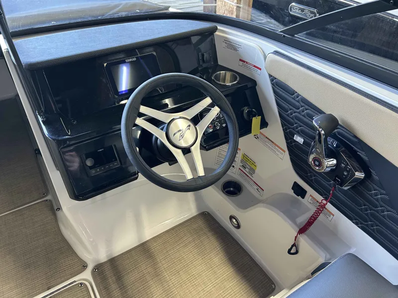 Slide: The Image of Sea Ray SPX 210 Outboard 2025 - 7