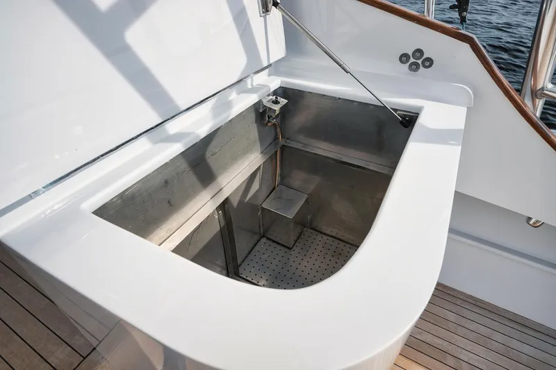 Slide: The Image of Billy Knowles 40 Express - Water Basin - 15