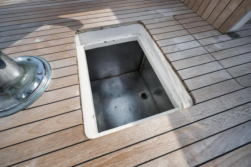 Slide: The Image of Billy Knowles 40 Express - Water Basin - 16