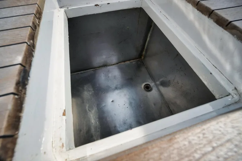 Slide: The Image of Billy Knowles 40 Express - Water Basin - 17