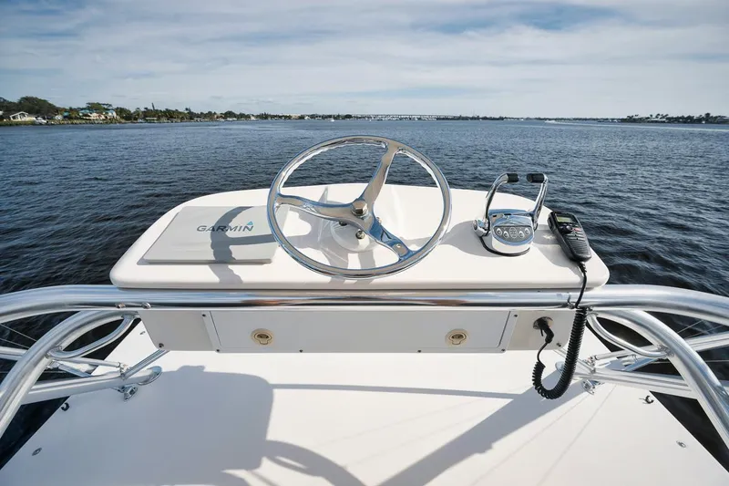 Slide: The Image of Billy Knowles 40 Express - Helm - 24