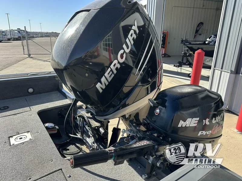 Slide: The Image of Mercury outboard motor on 2018 Targa 19 boat at RV Marine Outdoor. - 7