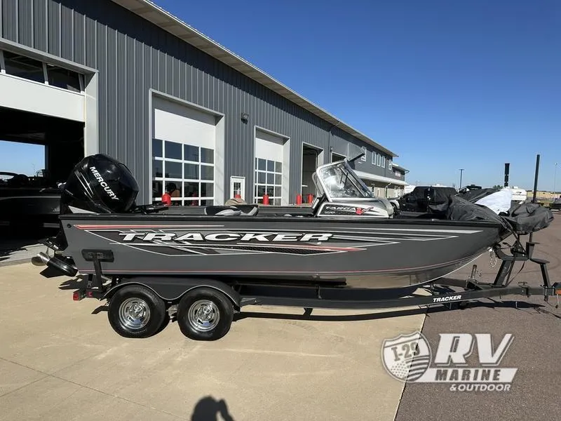 Slide: The Image of 2018 Targa 19 boat with Mercury engine at RV Marine dealership. - 8