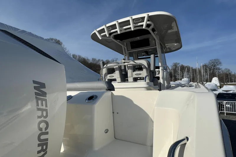 Slide: The Image of Boston Whaler 250 Outrage 2025 - 6
