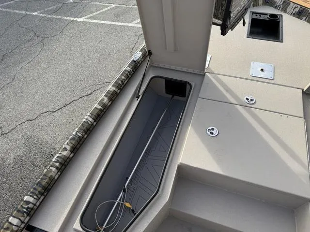 Slide: The Image of Avid 18 Vertex 2025 - 14