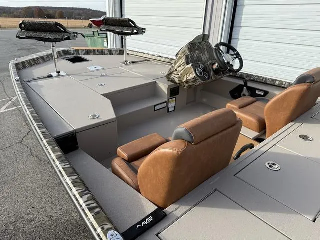 Slide: The Image of Avid 18 Vertex 2025 - 5