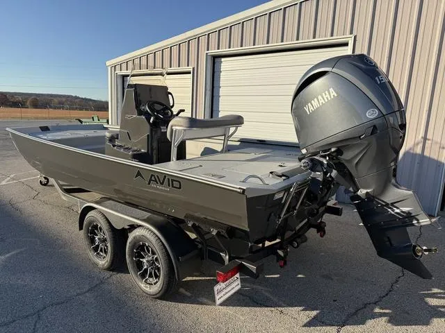Slide: The Image of 2025 Avid 20 ROGUE CC boat with Yamaha motor on trailer. - 4