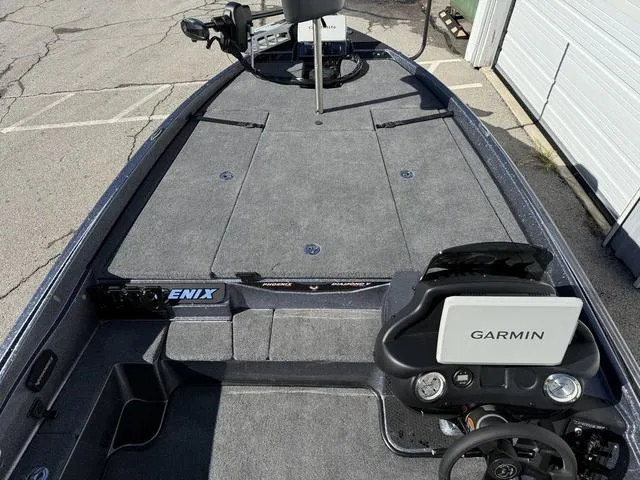 Slide: The Image of Phoenix Bass Boat 721 ZXL 2025 - 11