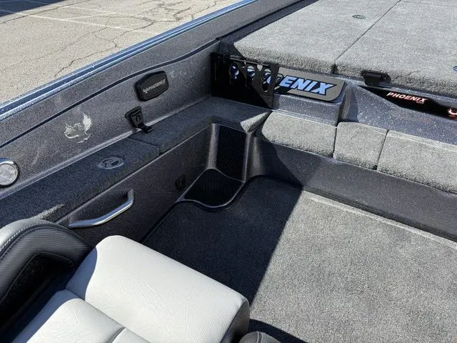 Slide: The Image of Phoenix Bass Boat 721 ZXL 2025 - 16