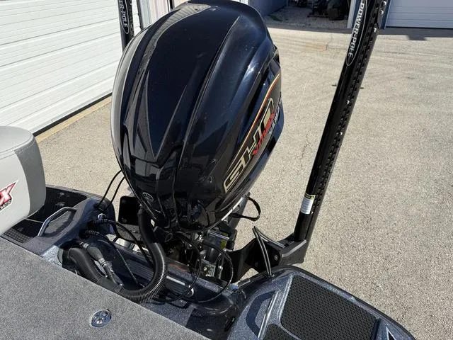 Slide: The Image of Phoenix Bass Boat 721 ZXL 2025 - 21