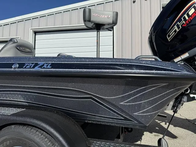 Slide: The Image of Phoenix Bass Boat 721 ZXL 2025 - 3