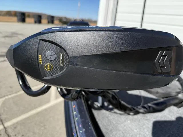 Slide: The Image of Phoenix Bass Boat 721 ZXL 2025 - 8