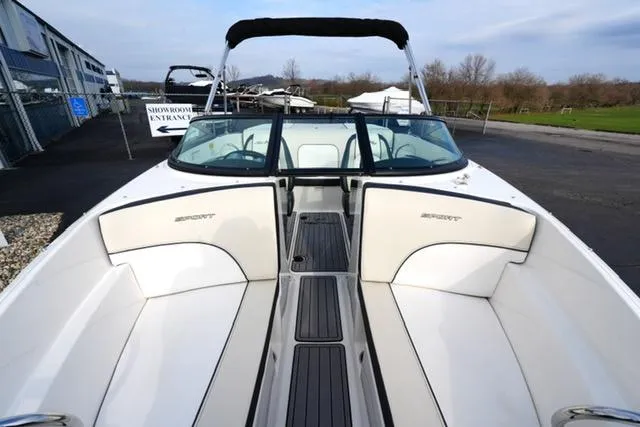 Slide: The Image of Sea Ray 190 Sport 2014 - 6