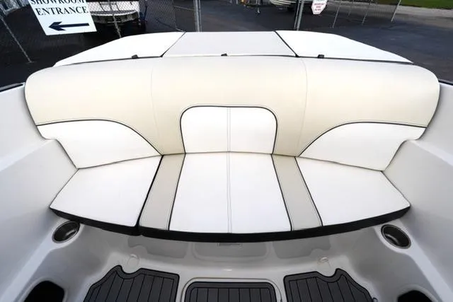 Slide: The Image of Sea Ray 190 Sport 2014 - 8