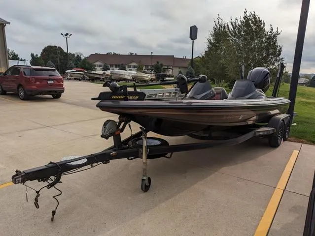 Slide: The Image of Skeeter ZX20 2014 - 2