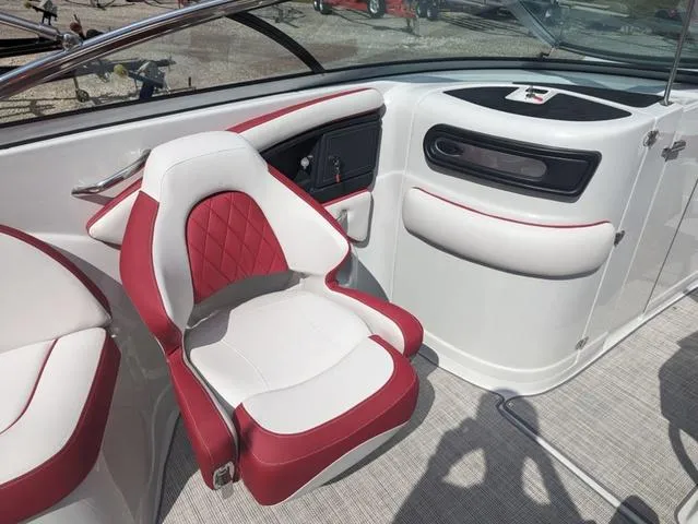 Slide: The Image of Crownline Boats Eclipse E235 2024 - 11