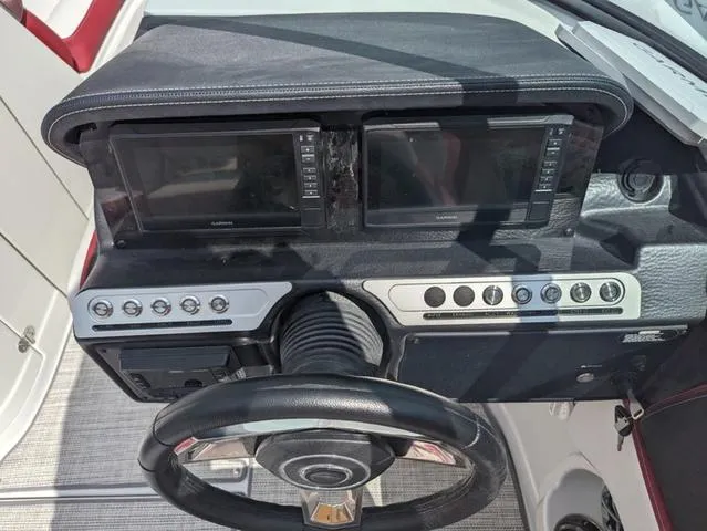 Slide: The Image of Crownline Boats Eclipse E235 2024 - 14