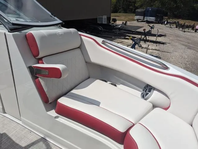 Slide: The Image of Crownline Boats Eclipse E235 2024 - 15