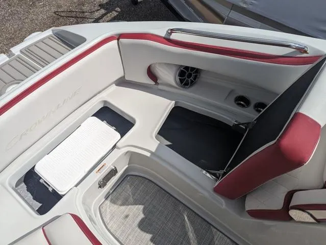 Slide: The Image of Crownline Boats Eclipse E235 2024 - 16