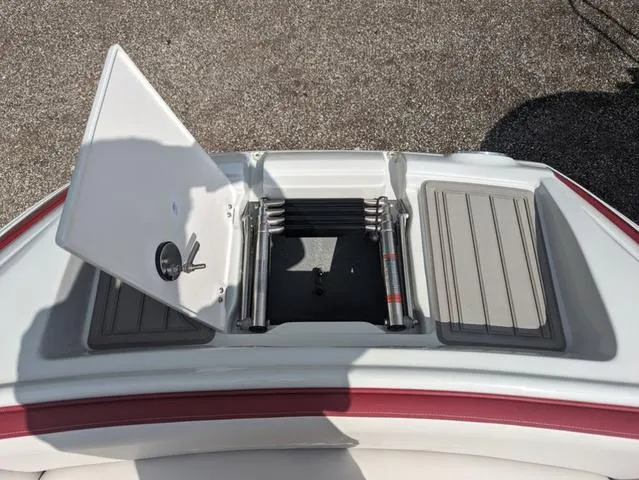 Slide: The Image of Crownline Boats Eclipse E235 2024 - 17